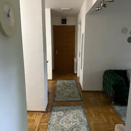Quite&modern Apartment *